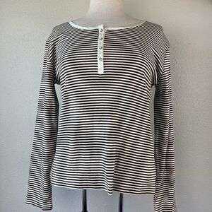 NWT Wear It Women’s Top Size 2